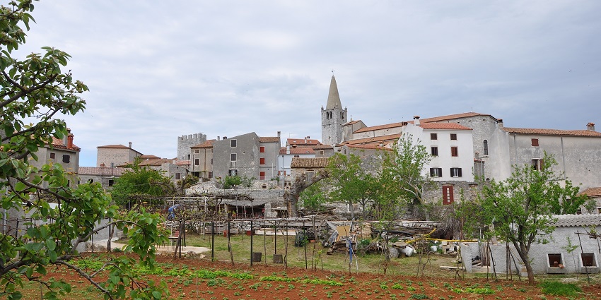 Image of the old town of Bale, walking here is one of the popular things to do in Bale.