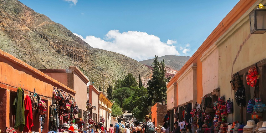 Things to do in como inspire cultural immersion at vibrant local artisan markets