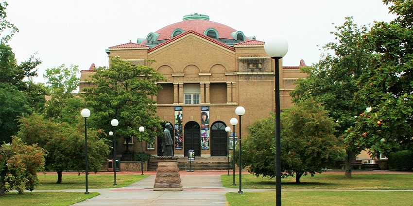 View performances at Shryock Auditorium - one of the top things to do in Carbondale IL.