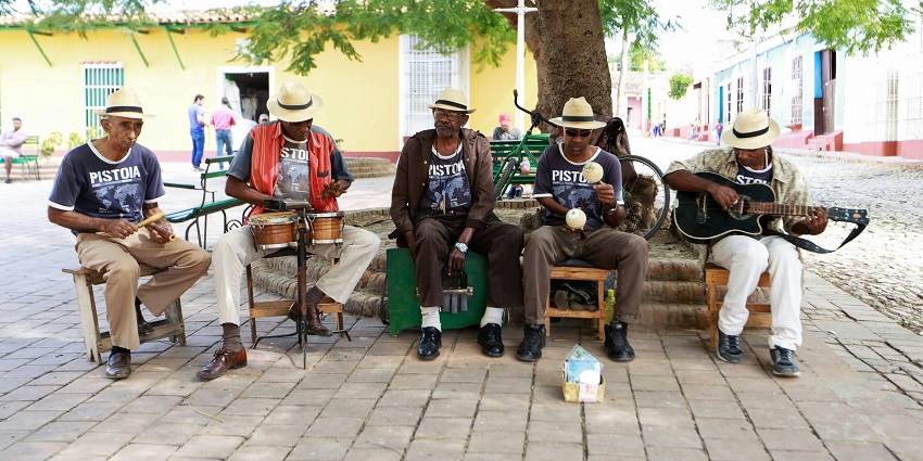 Watch street performances and live bands at Chillva Market in Phuket for an unforgettable cultural experience.