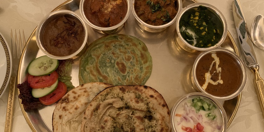 There are several great dining options near Gadisar Lake in Jaisalmer, Rajasthan.