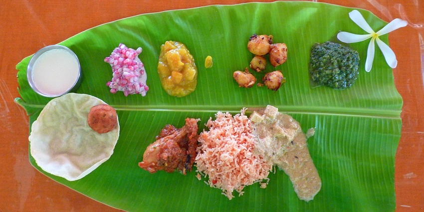 Image of food wrapped in a banana leaf in Combadia - a kind of traditional local food