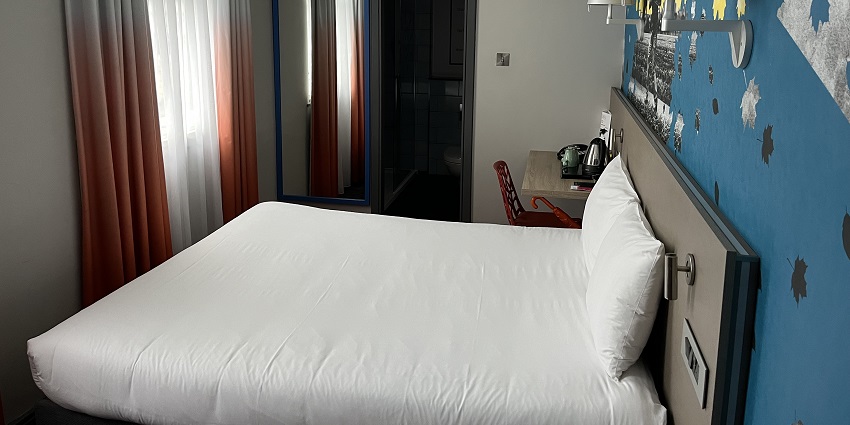 An image of a sophisticated hotel room, perfect for stay while on a vacation