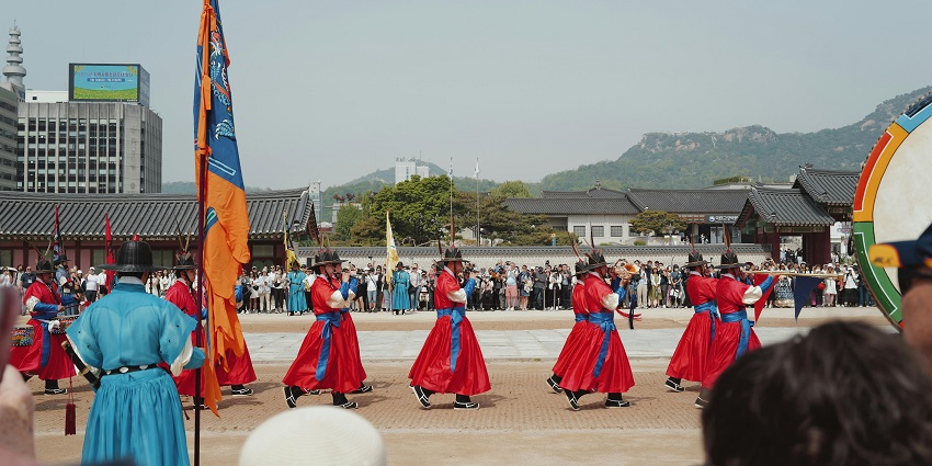 Festivals in Albania, like Nata e Bardh,ë light up Tirana with concerts, fireworks, and cultural events.
