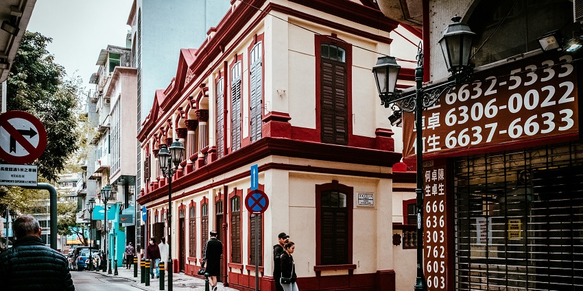Lover’s Road is a popular and picturesque promenade among couples with bustling shops.