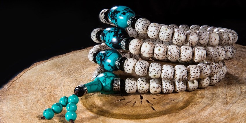 Zulu beadwork choker with multicoloured bead patterns, one of the things to buy in South Africa