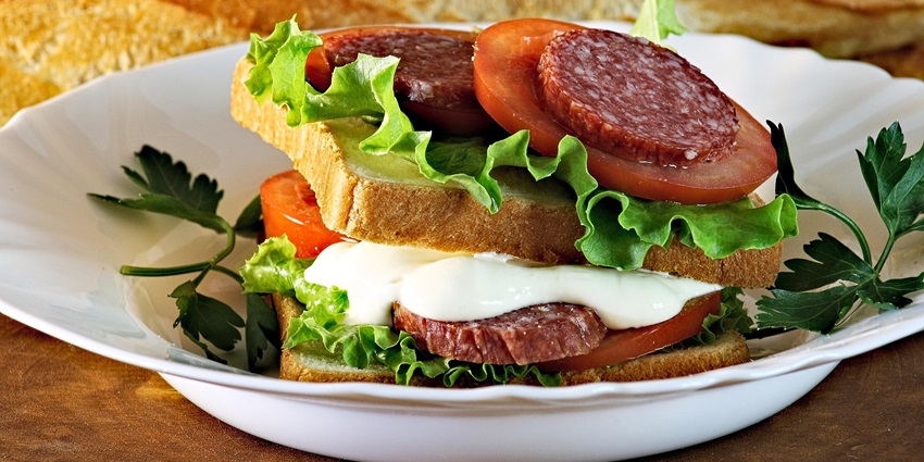 Classic bites at Zingerman’s Deli – a foodie favourite and one of the famous things to do in Ann Arbor.