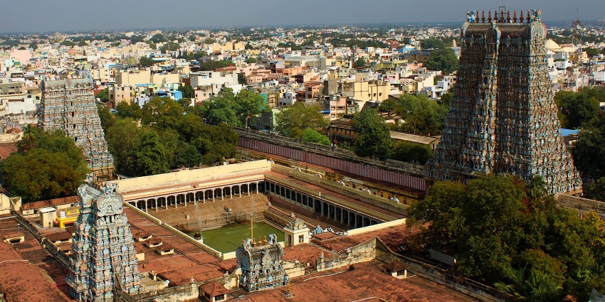An image of Meenakshi Amman temple, a famous temple to visit in Madurai.