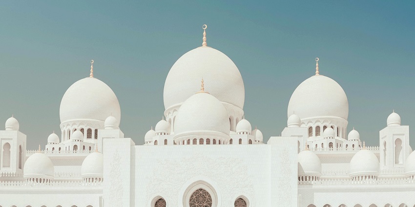 Al Noor mosque, with traditional Islamic architecture, is one of the top monuments in Sharjah.