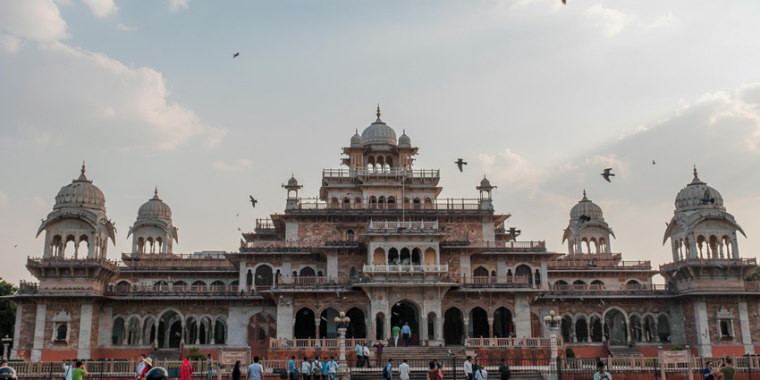 Victorian-Raj era museum with Indo-Saracenic architecture, soaked in drizzle and heritage charm.