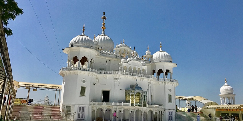 Anandpur Sahib’s white domes and sacred Gurudwaras, one of the best places to visit in Amritsar in April.