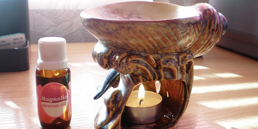 What to buy in Pondicherry includes the ceramic aroma oil burner with a tealight candle.
