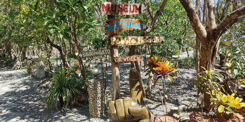 Bahay no bato, a lush green park, is one of the historical places of Philippines.