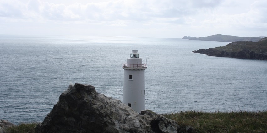 Scenic walking loops and military ruins with sweeping and gorgeous views over Bantry Bay.