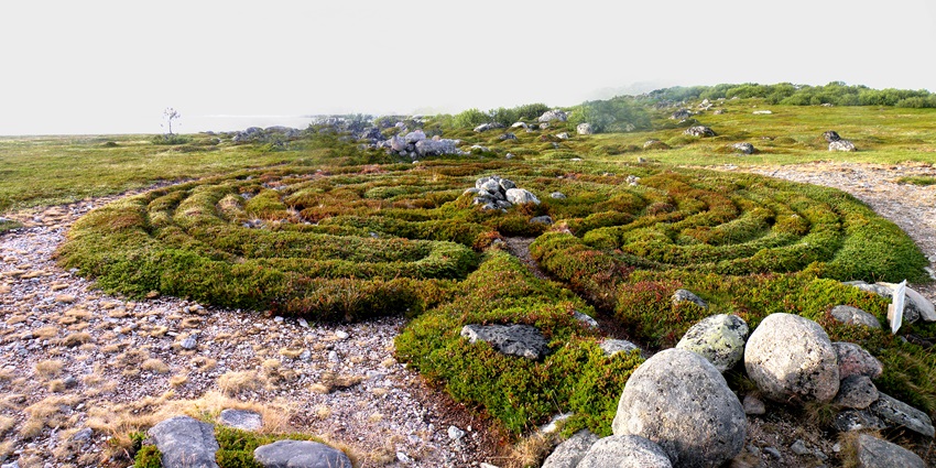 Spiritual and ancient stone labyrinths of Bolshoi Zayatsky, the best island in Russia.