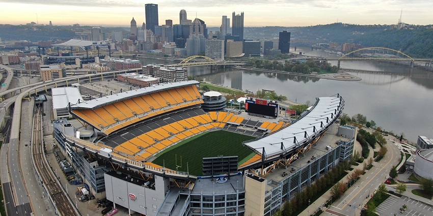 Things to do in Pittsburgh include attending a live sports event to see the Steelers or Penguins.