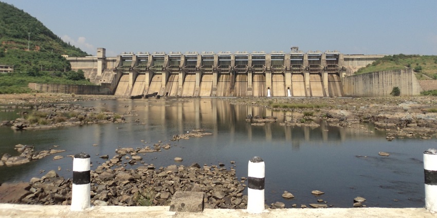 Places to visit near Jamshedpur within 200km include the dam’s calm reservoir, surrounded by hills.
