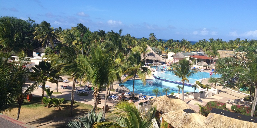 Relax on the pristine white sandy beaches of Cayo Coco, surrounded by turquoise waters.
