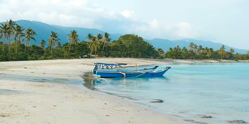A picturesque view of Cayo Cruz featuring turquoise waters and pristine natural surroundings.