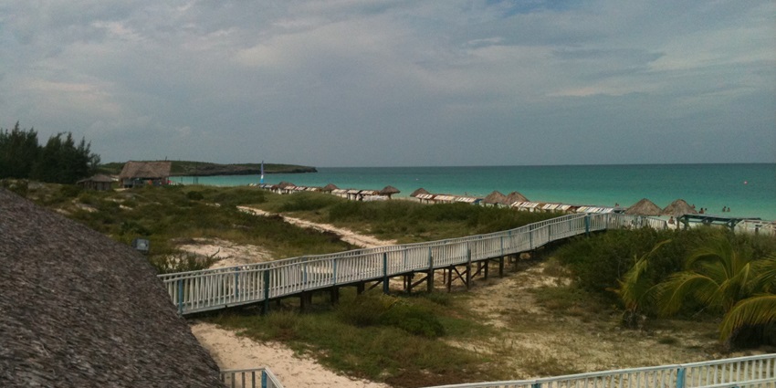 Enjoy water sports and pristine beach resorts on Cayo Guillermo, a destination for nature lovers.