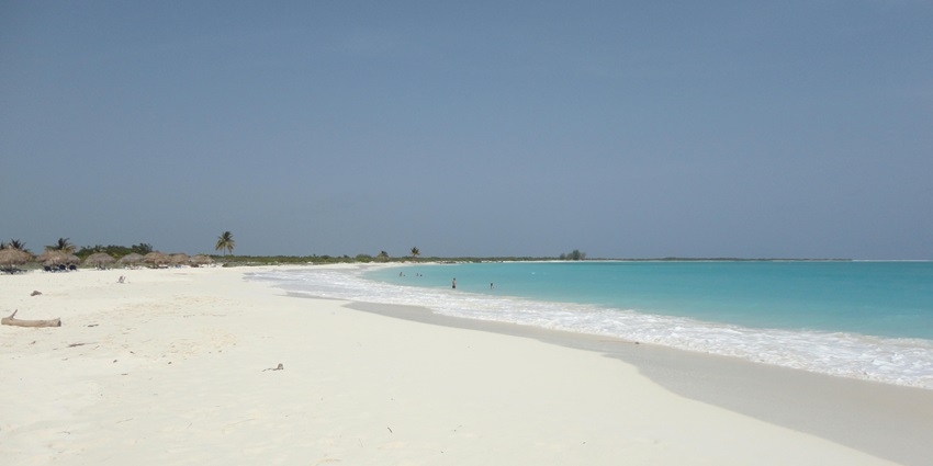 Explore the Cayo Santa María with its crystal-clear waters, among the best islands in Cuba.