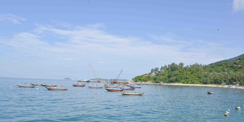 A group of picturesque islands off the coast of Hoi An, known for marine biodiversity