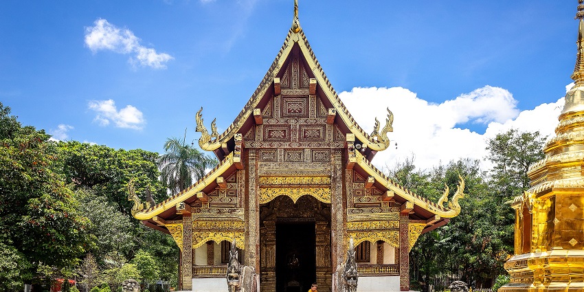 An image of the Wat Phra Sing temple in the Chiang Mai Old City.