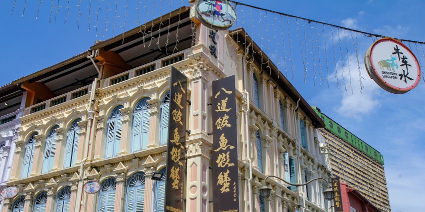 Chinatown vibrant streets and lanterns—top places to visit in Singapore in February.