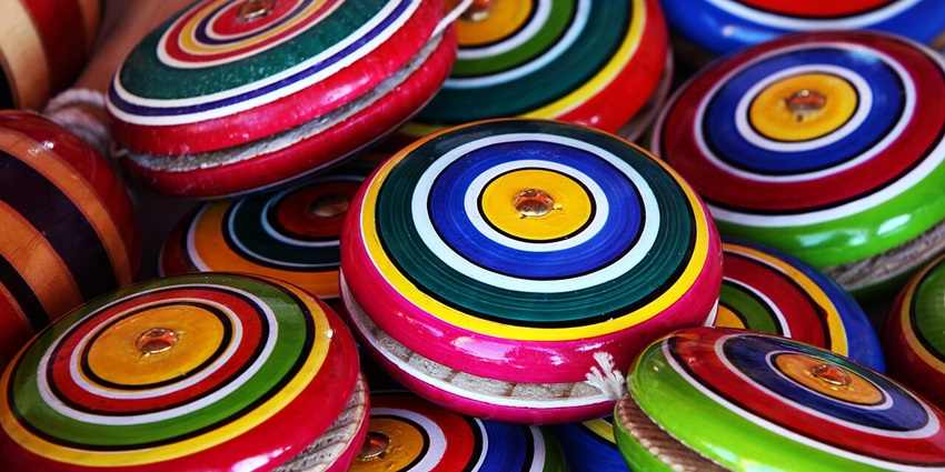 Experience the lively performance art of the Chinese Yo-Yo, an ancient toy of skill and agility.