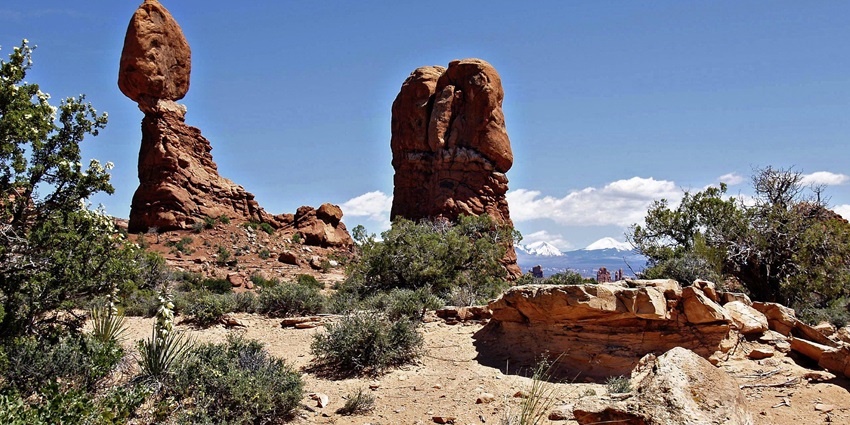 Chiricahua National Monument’s Heart of Rocks Loop with balanced rock on a narrow surface