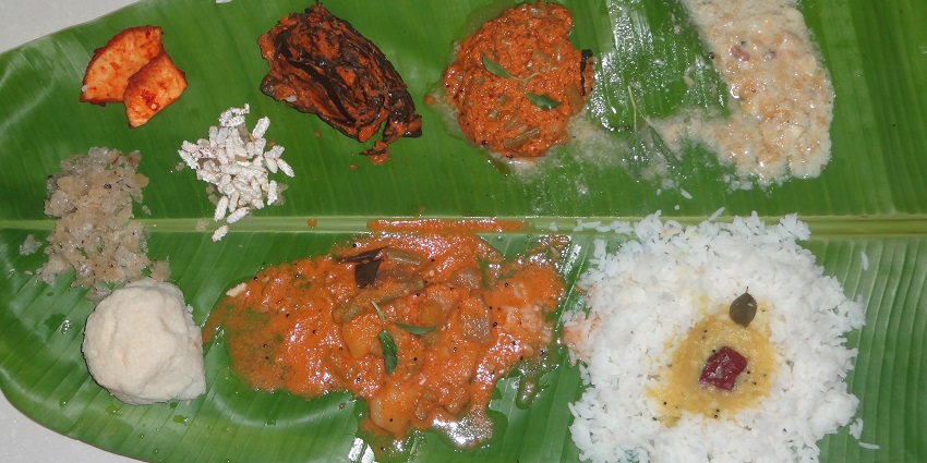 What is the famous food of Goa? Goan crab curry cooked with roasted spices, coconut