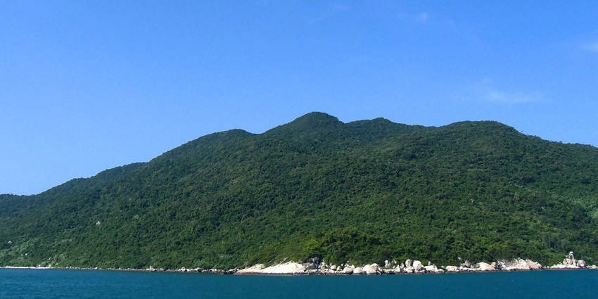 Cham Islands eco-tourism haven features coral-rich waters and sustainable homestays.