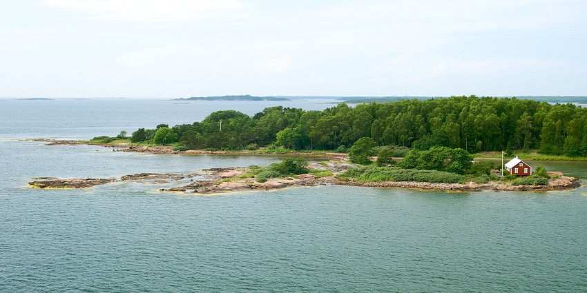 Cycle through island-hopping serenity in Finland’s southwest coastal maze.