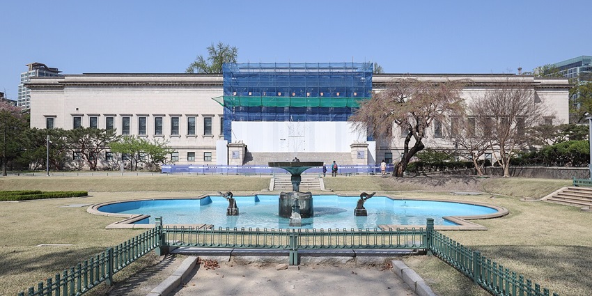 Magnificient architecture of Deoksugung Palace is one of the historical places in Seoul