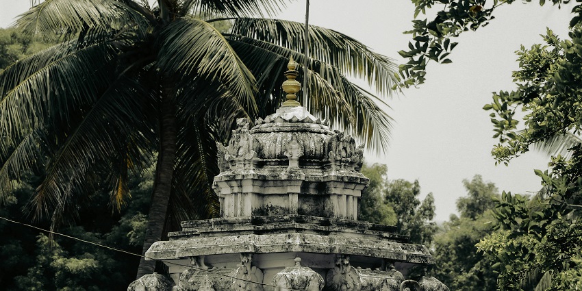 Dindigul offers a blend of history and natural landscapes with its rock fort and lakes.