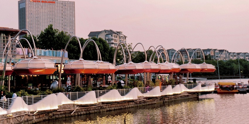Things to do in Conshohocken include riverside dining with views of the Schuylkill River.