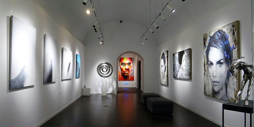 Things to do in San Jose Cabo, Mexico, include exploring the interactive artworks.