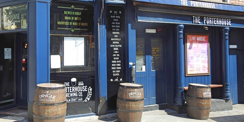 Sampling drinks inside the modern Dingle Distillery is one of the top things to do in Dingle.