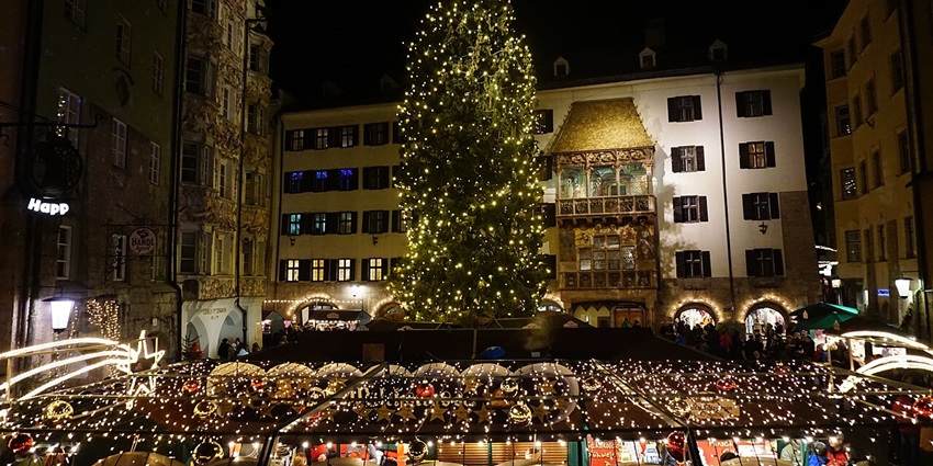 Browse German-style holiday markets with music, and crafts at a historic pioneer site.