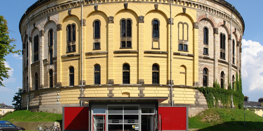 Marvel at the 360-degree panoramic artwork at the Dresden Panometer, offering a visual experience of the city’s history.