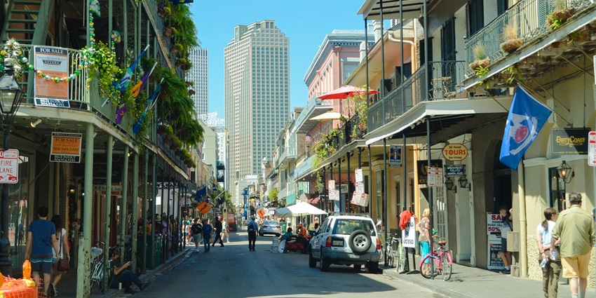 Things to do in New Orleans in October include exploring historic buildings in autumn.
