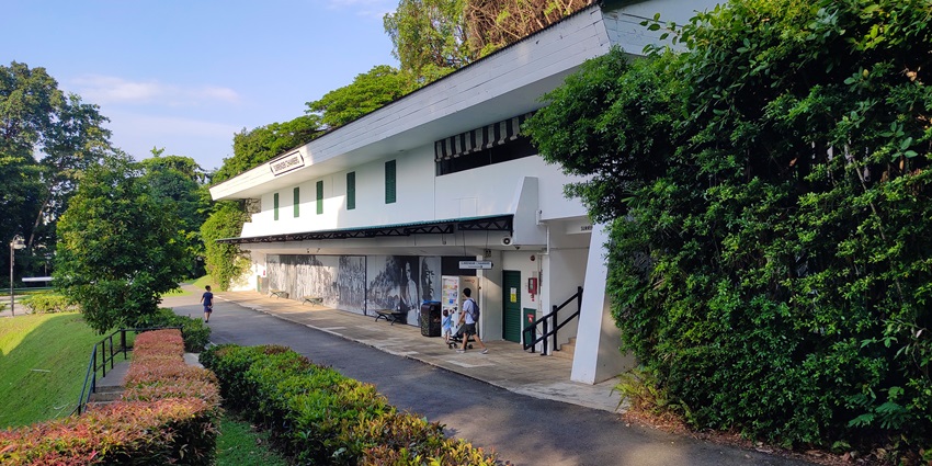 Fort Siloso in Sentosa, Singapore features WWII tunnels, coastal guns, and heritage exhibits in a preserved military fort setting, one of the best monuments in Singapore.