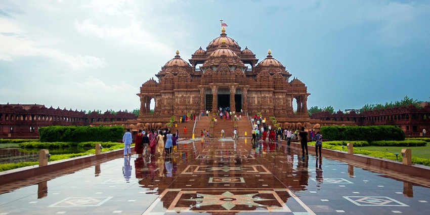 Gandhinagar is among the places to visit in Gujarat in January for its cultural landscapes