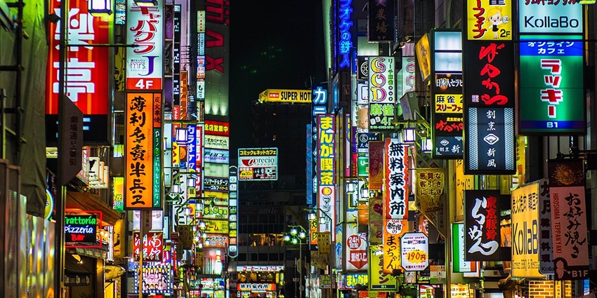 Immerse yourself in the vibrant nightlife and dazzling lights of Kabukicho district, among the best things to do in Shinjuku.