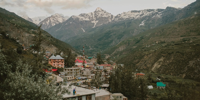 Autumn colors in Manali with clear skies – which month is best to visit Manali