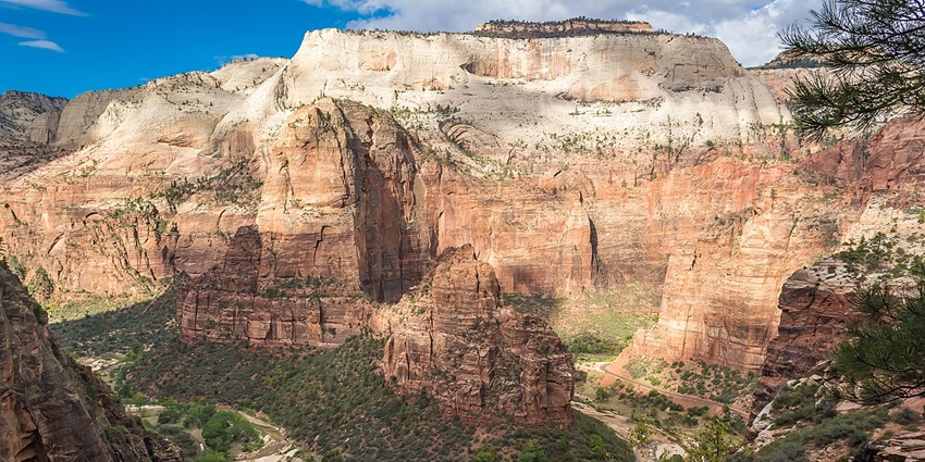Spectacular panoramic views of Zion Canyon from the summit of the Observation Point trail.