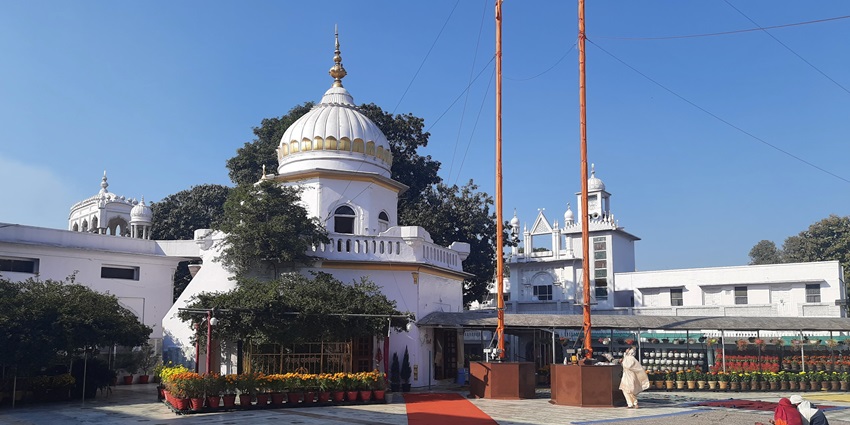 Hoshiarpur is known for music, craftsmanship, and green landscapes in the Doaba region.