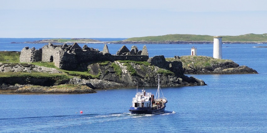 Islands in Ireland offer cliffs, beaches, picturesque views and hiking coastal paths.