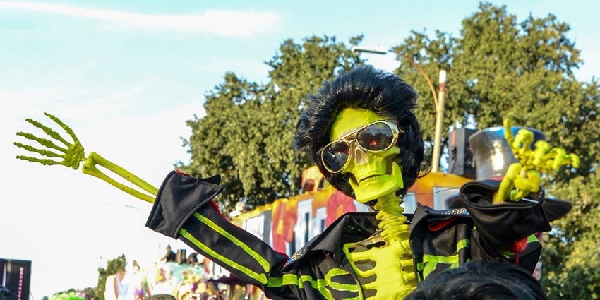 Things to do in New Orleans in October include celebrating Halloween New Orleans-style.