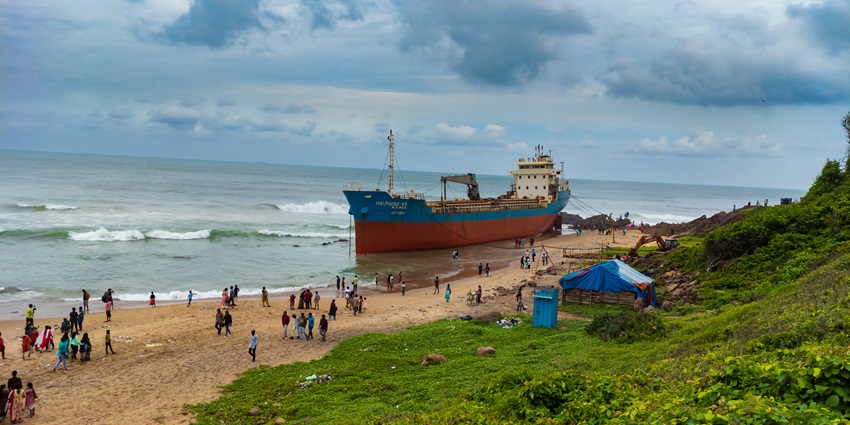 An image of a beach in Kakinada and Hope Island, one of the places in Andhra Pradesh